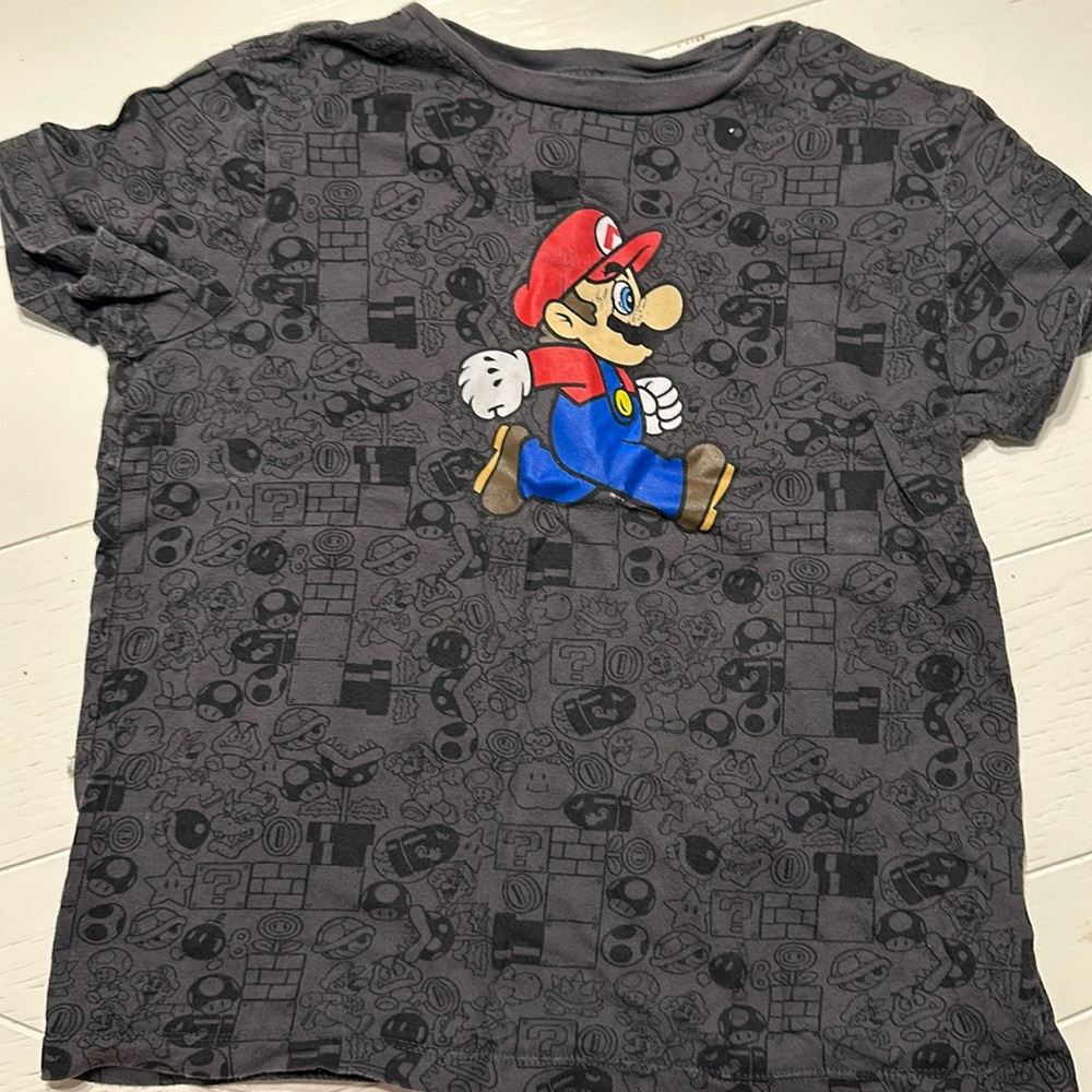 10/$10 Mario shirt old navy medium 8